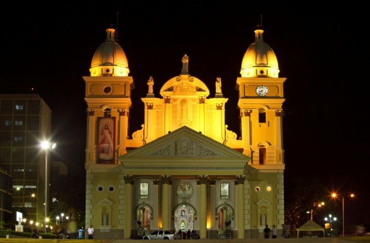 Basílica-de-La-Chinita-1-Zulia-foto-Lerry-Cataño